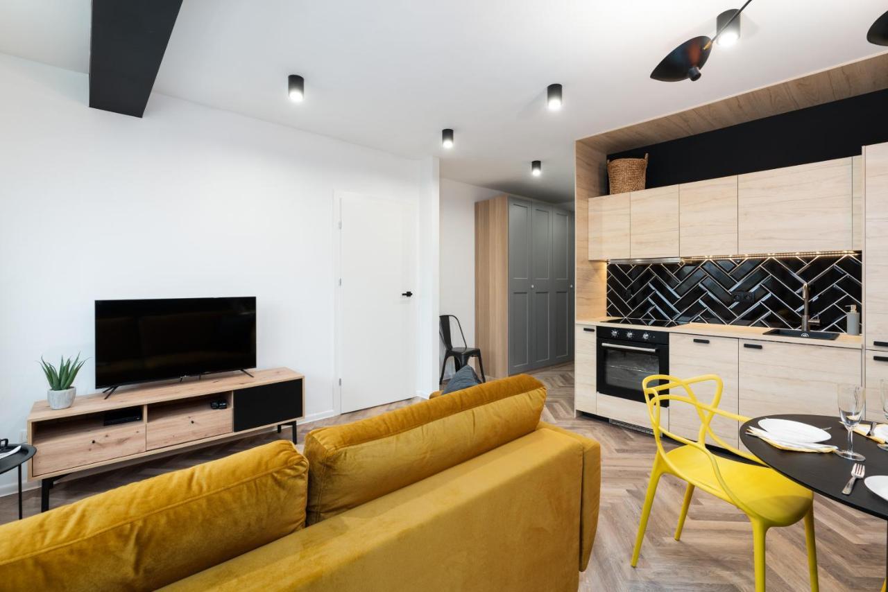 Loft Style Apartments Opienskiego With Parking By Noclegi Renters Poznan Luaran gambar