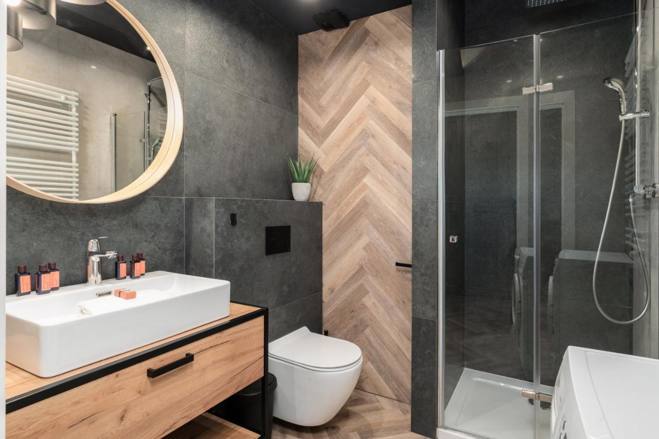 Loft Style Apartments Opienskiego With Parking By Noclegi Renters Poznan Luaran gambar