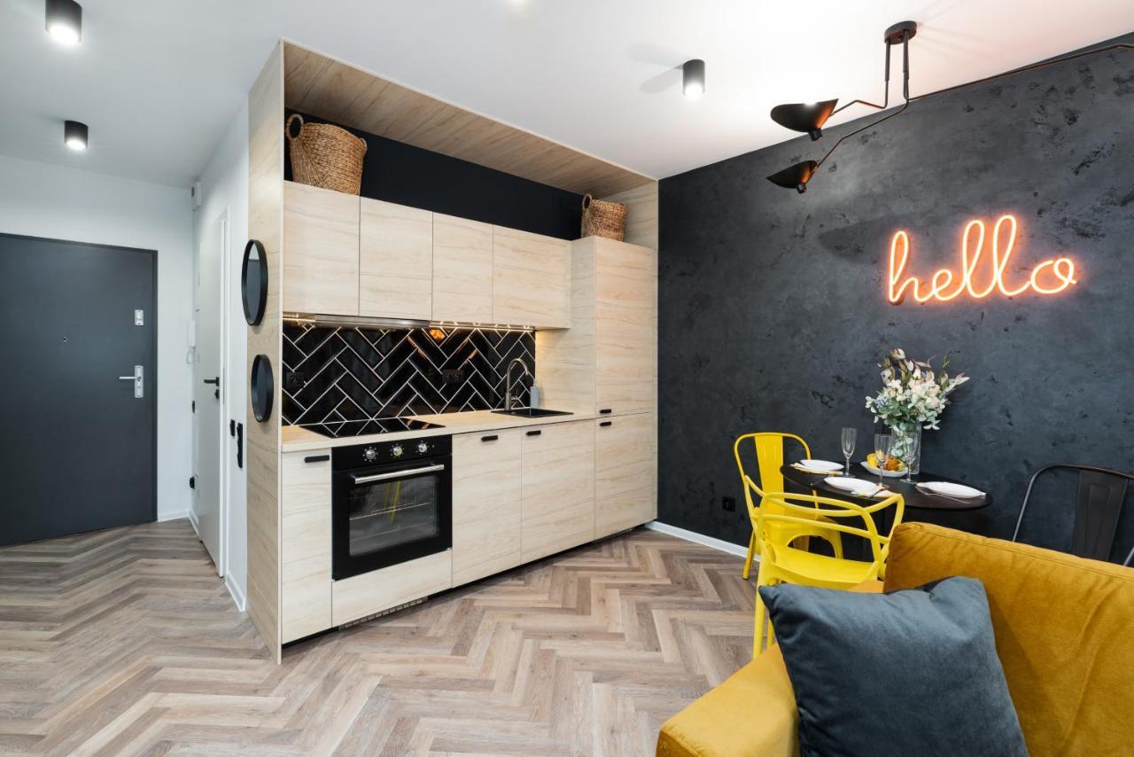 Loft Style Apartments Opienskiego With Parking By Noclegi Renters Poznan Luaran gambar